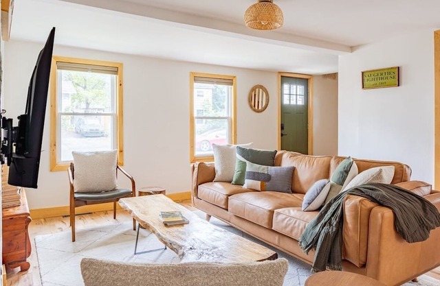 Fall Retreat: River View + Hot Tub in Village