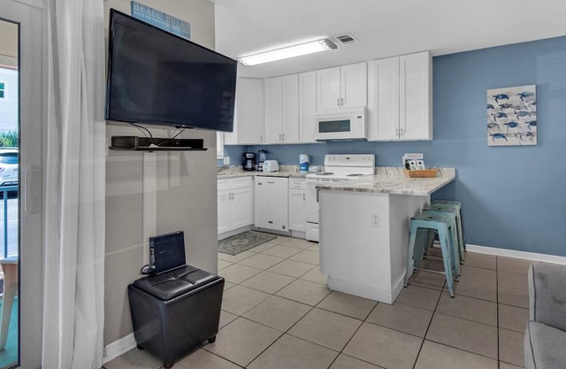 Beachside Villas - Minutes to The Beach - Ground Floor - Pools & Tennis
