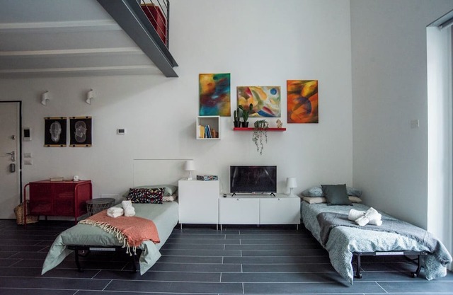 Quiet Loft near Rogoredo station and subway. Good for 3 friends.