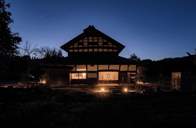 Spend a relaxing time with your loved one in a 120-year-old farmhouse. Enjoy the lovely satoyama time watching the ears of rice swaying in the wind, listening to birds singing, and looking up at the starry sky!