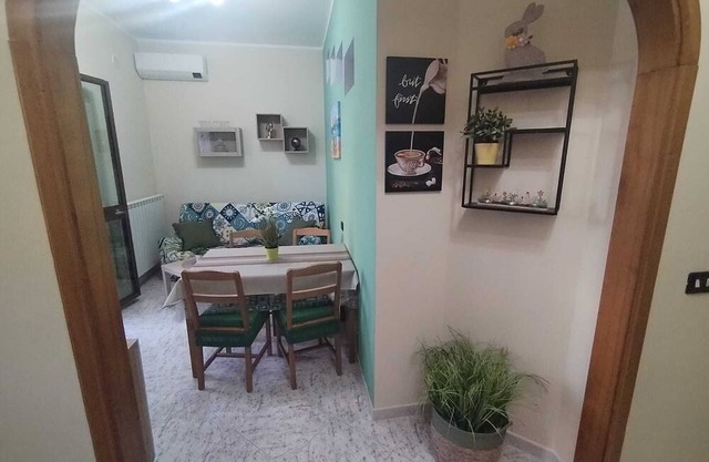 Deluxe, apartment within walking distance of Gallico Marina beach.