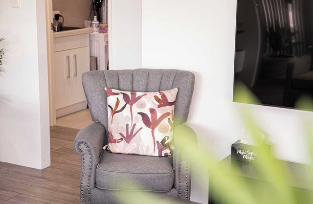 Fly In, Relax and Explore 2BR Near Perth Airport