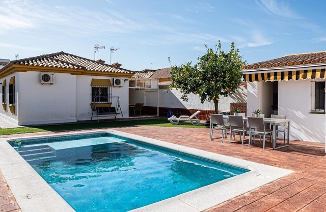 Luxury villa in Chiclana, close to the beach