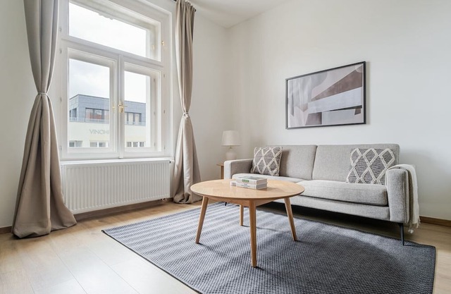 Blueground | Prague 10, nr park & foodie area (PRG-18)