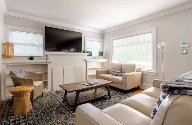 Trendy 4BR/2BA Bungalow in Alberta Arts District!