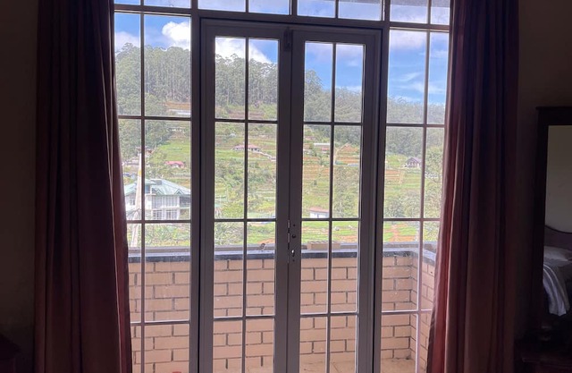 Charming 4-bedroom bed & breakfast with AC, WiFi in brilliant Nuwara Eliya