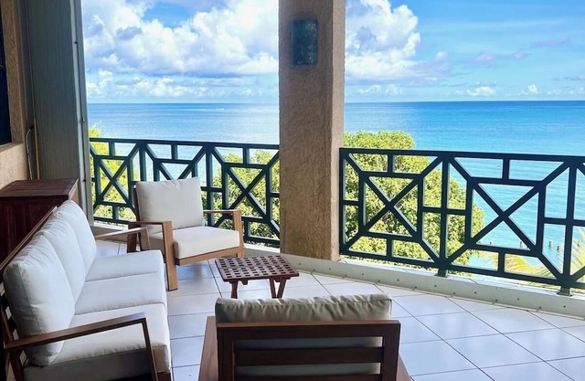 Luxury Condo w/Unobstructed Breathtaking views of Buck Island