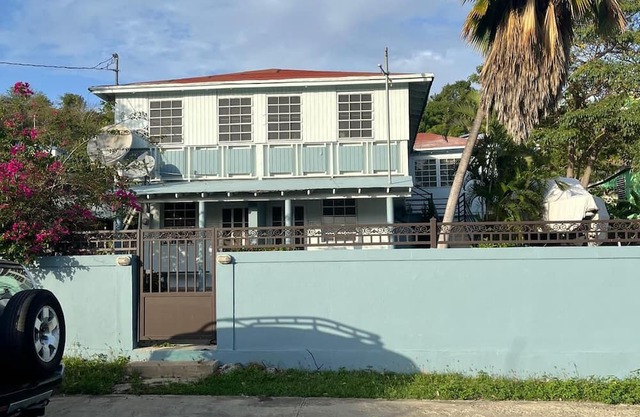 Cozy 1-Bedroom Apartment in Culebra – Sleeps 4, Steps from Adventure!
