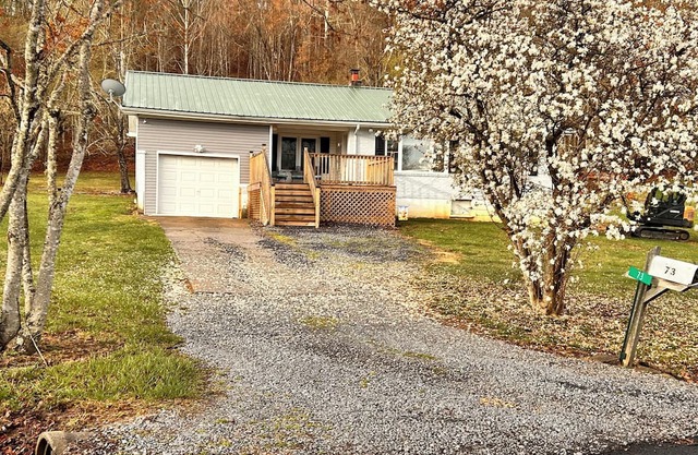 Charming 2-bedroom house near Millboro / Clifton Forge VA with WiFi