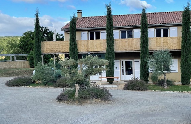 35m2 chalet, sleeps 6, with mountain views.