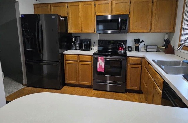 Charming 3-bedroom house with AC, WiFi in welcoming Bellevue
