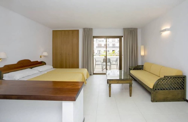 BNLLC-ST3 - Estudio en Santa Eulalia centro, playa a 1 minuto andando