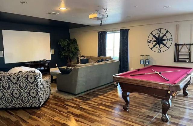 Large walk out basement with gorgeous views in tranquil Santa Clara