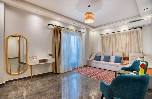 Charming Sunlit 2BR Apartment Near AUC with Prime Amenities