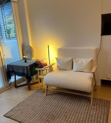 Prince Edward, 1 mins dining & transportation