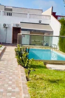 Villa avec piscine à 7 min de la plage en voiture