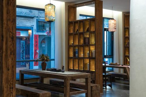 Floral Hotel Shexian Taibaiju B&B Huizhou Ancient City Branch