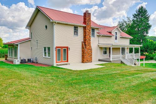 Rural and Private Dover Retreat Close to Wineries!