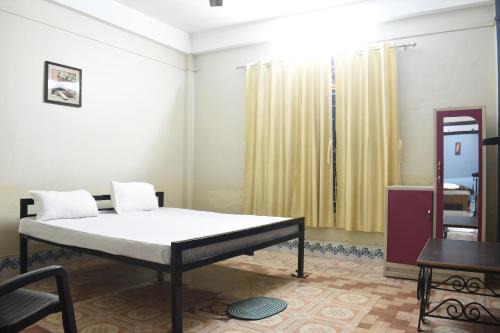KARENG Guest House