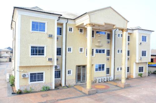 ZAFIKE ROYAL Hotel
