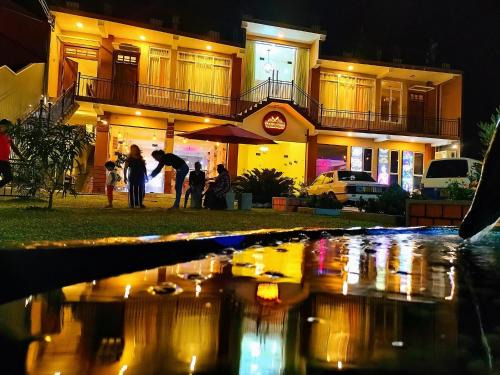 GRAND LAVILLA