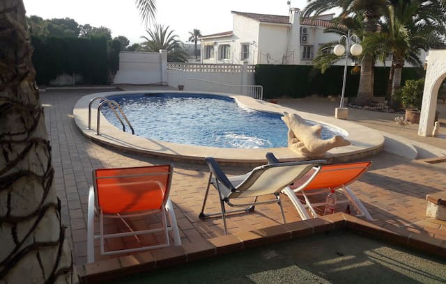 Rincon de Loix Villa | Bonito chalet con piscina en Benidorm