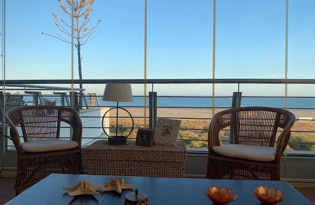 Punta del Moral Apartamento | Magnífico ático en primera linea de playa.