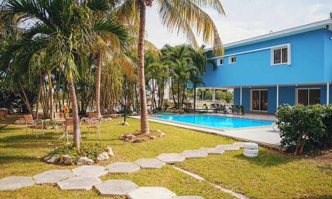 Municipality of Habana del Este Villa | V Royal Duke: beachfront villa with swimming pool
