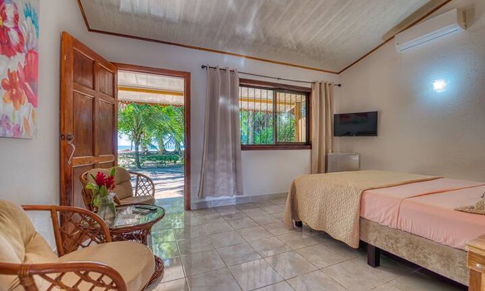 Puerto Viejo de Talamanca Hotel | Yucca Oceanfront Cabinas