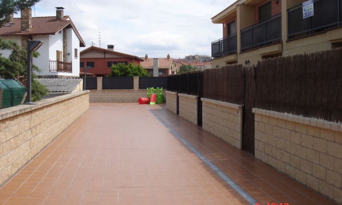 Haro Casa | Chalet adosado con piscina