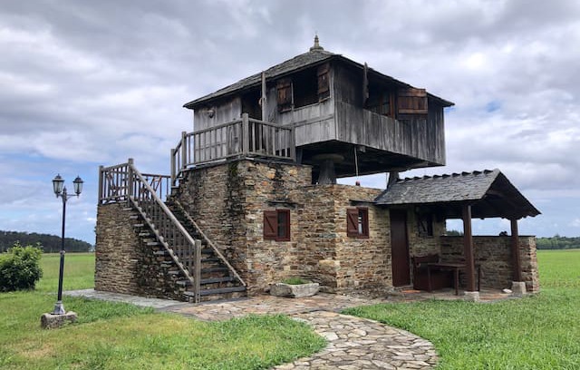 Las Campas Otro | Hórreo rehabilitado en el Occidente de Asturias