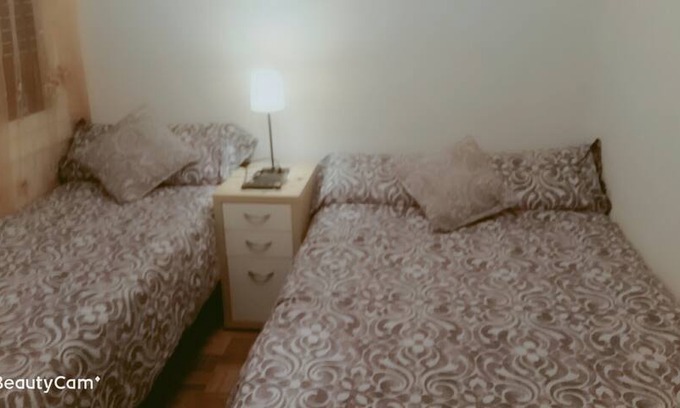 Puerta del Angel Apartamento | JE2 Habitacion privada con 2 cama + WIFI