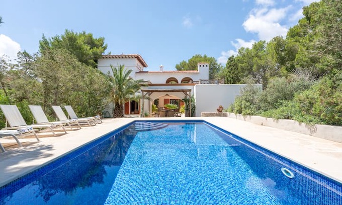 Cala Ferrera Villa | Villa mediterránea con piscina junto a la playa