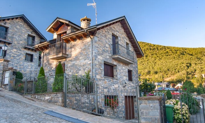 Gavin Villa | Chalet de Montaña Casa Ansens