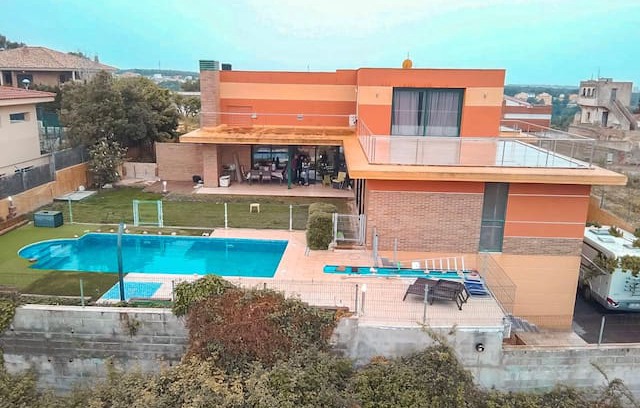 Els Pallaresos Villa | Chalet con piscina privada.