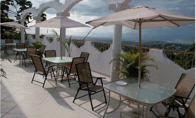 Turgeau Hotel | Pacot Breeze 3 BR 2Baths Apartment