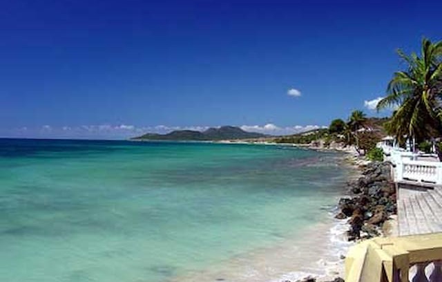 Esperanza Hotel | Amapola Beach in the charming Esperanza Malecon
