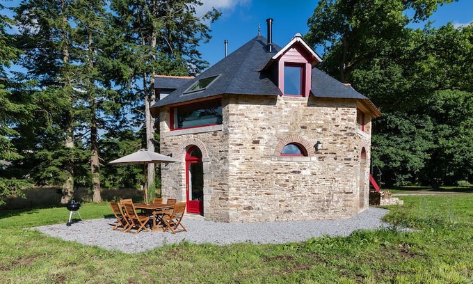 Pleucadeuc Cabina | Domaine de Villeneuve - Séchoir