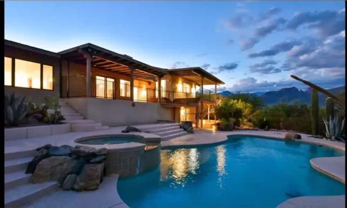 Tanque Verde Casa | GORGEOUS MOUNTAIN VIEW LUXURY HOME W/ POOL/JACUZZI