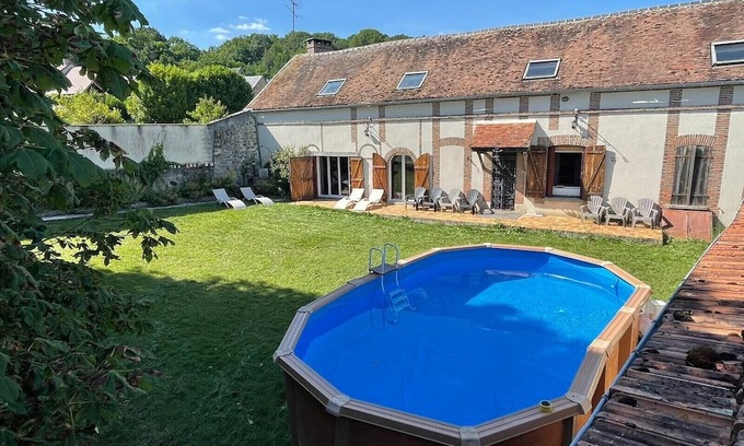 Louan-Villegruis-Fontaine Casa | House sleeps up to 28 pool in summer