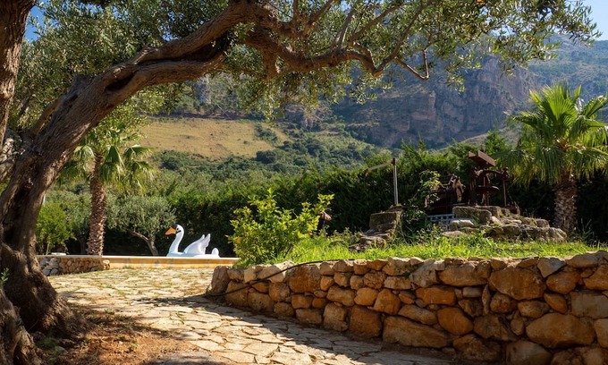 Castellammare del Golfo Villa | Villa Mariannina swimming pool with Jacuzzi in private garden