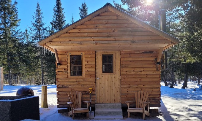 Markdale Cabina | Wood cabin by the river