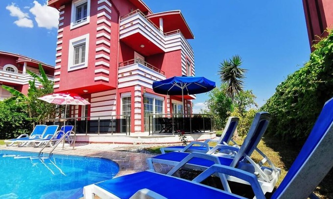 Kadriye Villa | Impressive Villa with Private Pool in Antalya