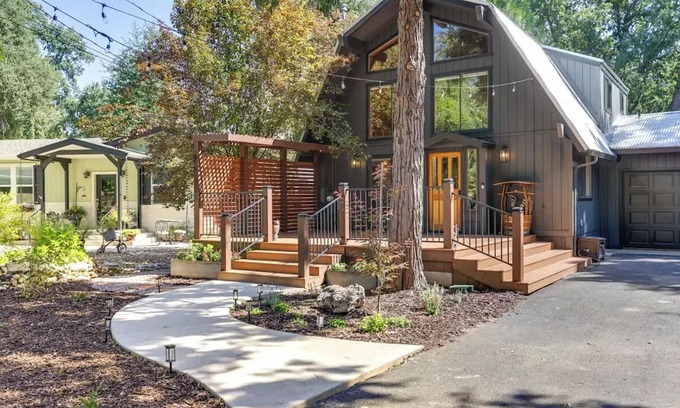 Murphys Cabina | New - Walk to Downtown from "The Local Pine"