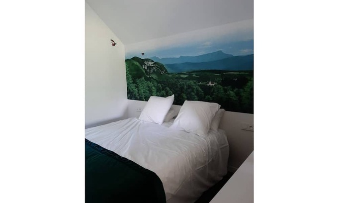 Saint-Genix-sur-Guiers Casa | Charming gîte le Fenil de Rubis with access to a SPA area