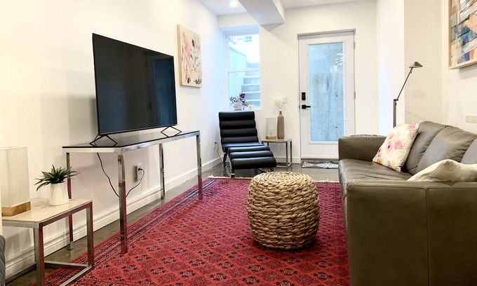 Dovercourt Park Apartamento | Private Full Height Suite, Close to TTC - Salem Gallery