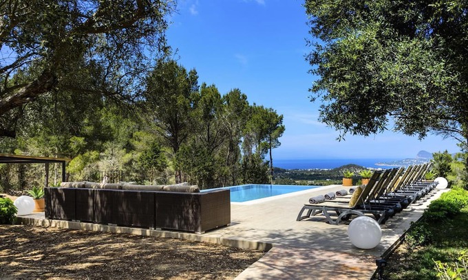 Sant Llorenc de Balafia Villa | Villa Can Rafalet in Ibiza