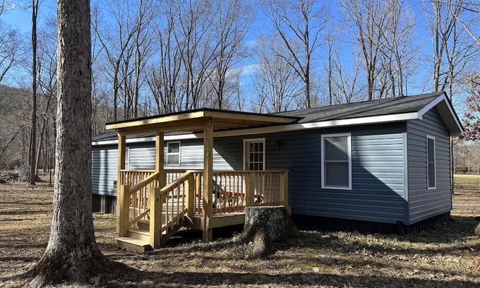 Lyndhurst Casa | Cozy Creekside Home with the National Forest at your back door !