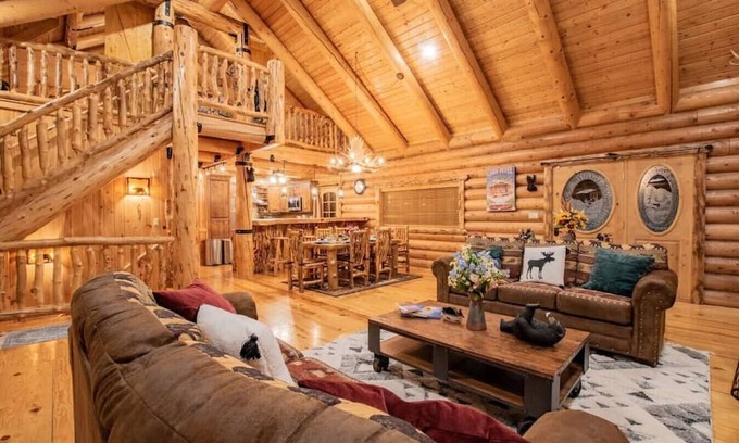 Highland Cabina | The Moose & Bear Cabin at Timpanogos