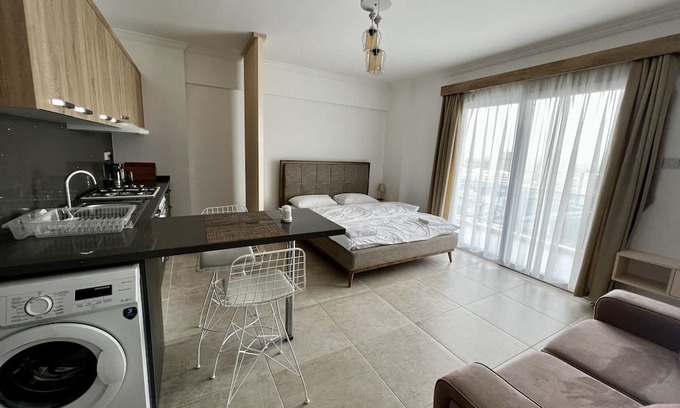 Trikomo Apartamento | Studio Flat with Balcony in Cyprus